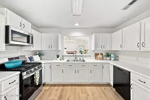 702 William and Mary Pl, Wilmington, NC 28409 - Photo 11