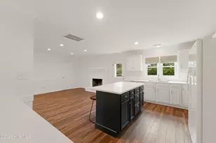 109 Pleasant Dr, Beaufort, NC 28516 - Photo 5