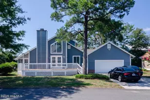 901 Seafarer Dr, Carolina Beach, NC 28428 - Photo 1