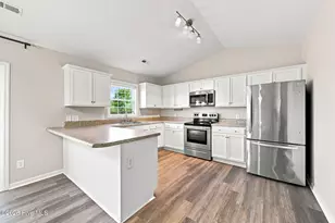 217 Cherry Blossom Dr, Richlands, NC 28574 - Photo 9