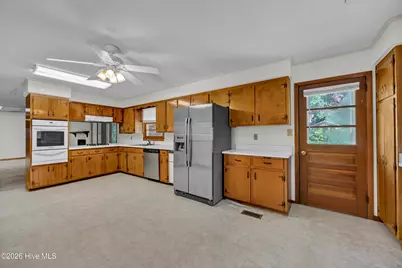 318 Englewood Drive, Wilmington, NC 28409 - Photo 3
