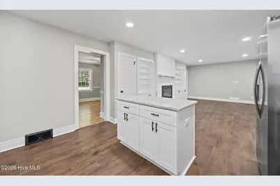 1401 Greenville Boulevard SE, Greenville, NC 27858 - Photo 7