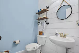 1107 N Caswell Ave, Southport, NC 28461 - Photo 23