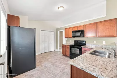 404 S Grazing Court, Sneads Ferry, NC 28460 - Photo 9