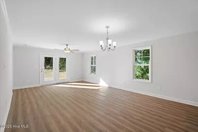 310 E Howard Street, Roseboro, NC 28382 - Photo 13