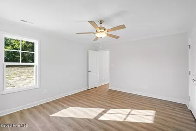 310 E Howard Street, Roseboro, NC 28382 - Photo 19