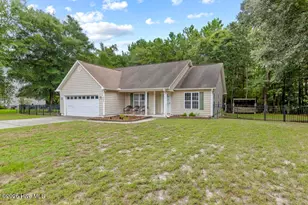 1731 Chadwick Shores Dr, Sneads Ferry, NC 28460 - Photo 1