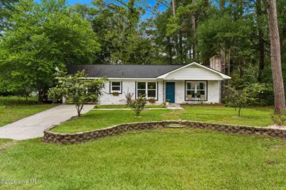 1036 Fayetteville Avenue, Calabash, NC 28467 - Photo 1