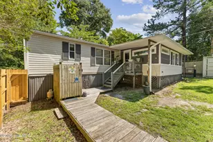 303 Buck Dr, Hampstead, NC 28443 - Photo 3