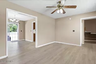 134 Lawndale Ln, Sneads Ferry, NC 28460 - Photo 5