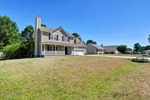 134 Lawndale Ln, Sneads Ferry, NC 28460 - Photo 3