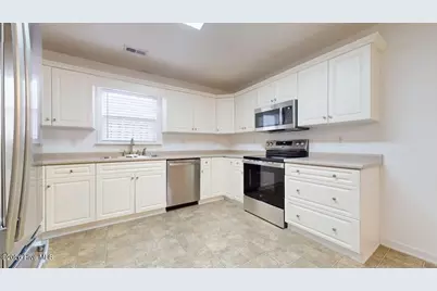 2018 Heritage Lane, Jacksonville, NC 28546 - Photo 11