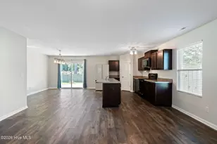 1102 Farmhouse Ln, Jacksonville, NC 28546 - Photo 7