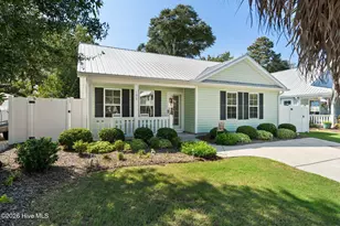 153 NE 19th St, Oak Island, NC 28465 - Photo 5