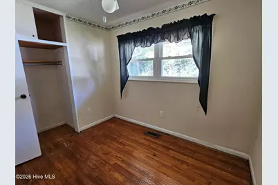 900 E Nicholson Street, Clinton, NC 28328 - Photo 15
