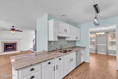 305 E Regent Court, Jacksonville, NC 28546 - Photo 25