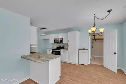 305 E Regent Court, Jacksonville, NC 28546 - Photo 23