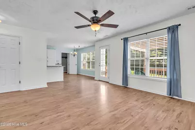 305 E Regent Court, Jacksonville, NC 28546 - Photo 17