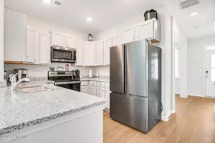 7682 Knightbell Cir, Leland, NC 28451 - Photo 9