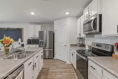 1201 Saint Augustine Drive, Castle Hayne, NC 28429 - Photo 5