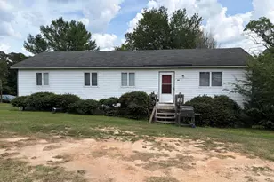 611 Lakeview Dr, Nashville, NC 27856 - Photo 1