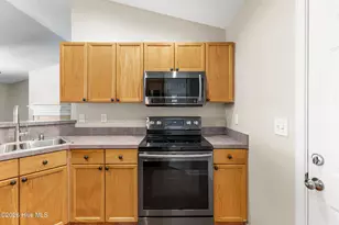 1024 Winterberry Cir, Leland, NC 28451 - Photo 9