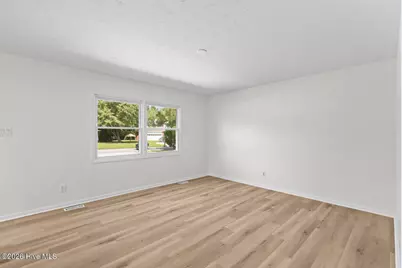 103 Allen Place, Jacksonville, NC 28546 - Photo 5