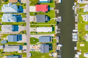 4074 4th St, Surf City, NC 28445 - Photo 5