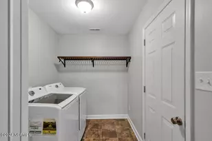 303 Sinclair Ln, Hubert, NC 28539 - Photo 13