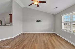 303 Sinclair Ln, Hubert, NC 28539 - Photo 3