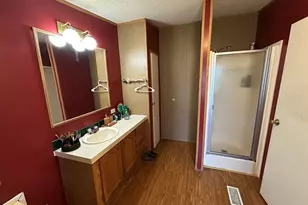 10660 Jamestown Dr, Laurinburg, NC 28352 - Photo 9