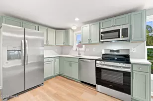105 W Wallace St, Burgaw, NC 28425 - Photo 11