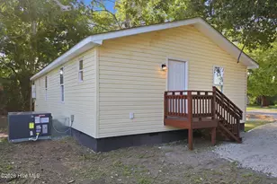 105 W Wallace St, Burgaw, NC 28425 - Photo 33