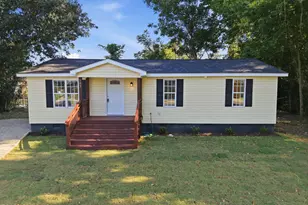 105 W Wallace St, Burgaw, NC 28425 - Photo 3