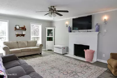329 S Wedgewood Drive, Washington, NC 27889 - Photo 7