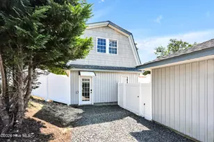 114 NE 8th St, Oak Island, NC 28465 - Photo 31