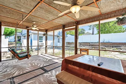114 NE 8th St, Oak Island, NC 28465 - Photo 31