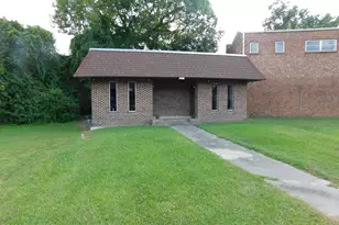 823 Queen St, New Bern, NC 28560 - Photo 1