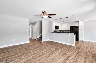 127 NE 15th St, Oak Island, NC 28465 - Photo 7