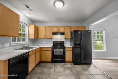 1087 W Pueblo Drive, Jacksonville, NC 28546 - Photo 11