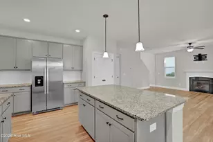 506 W Red Head Cir, Sneads Ferry, NC 28460 - Photo 11