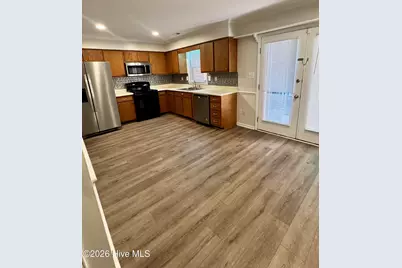 101 Laura Lane #C6, Greenville, NC 27858 - Photo 3
