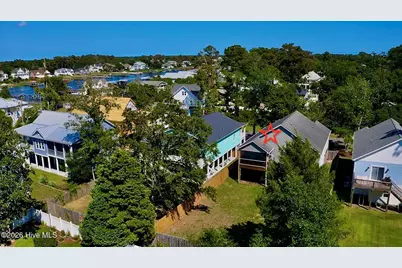 337 NE 41st Street, Oak Island, NC 28465 - Photo 31