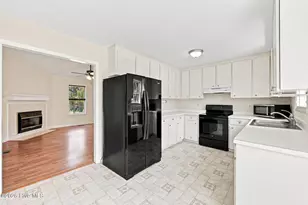 204 Dustin Dr, Benson, NC 27504 - Photo 9