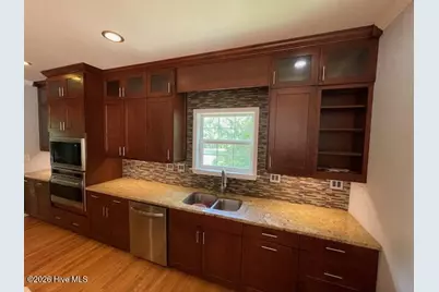 305 Hickory Lane, Hampstead, NC 28443 - Photo 7