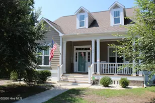 104 Queens Harbor Dr, Swansboro, NC 28584 - Photo 3