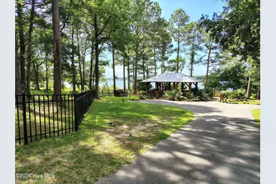 104 Queens Harbor Drive, Swansboro, NC 28584 - Photo 41