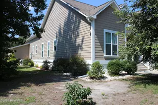 104 Queens Harbor Dr, Swansboro, NC 28584 - Photo 7