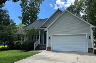 303 Oakmont Dr, Hampstead, NC 28443 - Photo 1