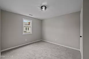 517 W 7th St, Washington, NC 27889 - Photo 17
